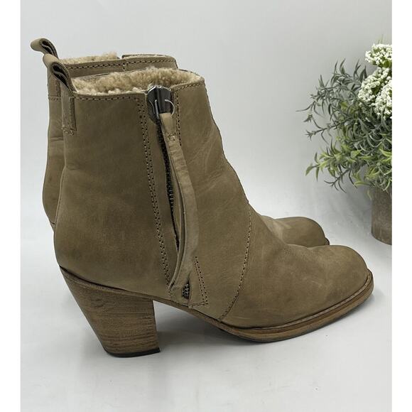 Acne Studios Luxury Beige Pistol Leather Side Zip Ankle Booties Sz39/8.5 US - Picture 2 of 15